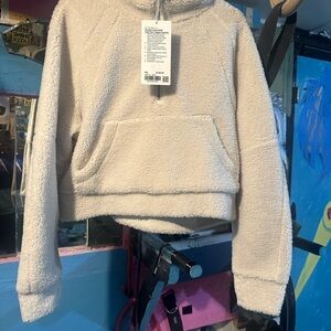 🚫🚫SOLD🚫🚫 cross posted ❗️Lululemon Athletica Cream Turtleneck Jacket
